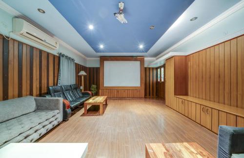 Brookefield Villa | Magnum Opus Villa with Private Theater by Spacez