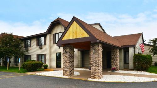 Ishpeming Hotel | Magnuson Hotel Country Inn