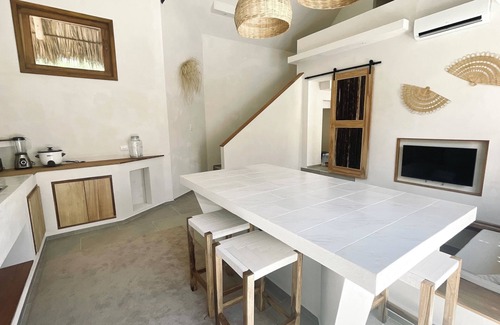 Popoyo Villa | MAHALO Charming 2-bedroom Villa Palmera on the beach with Pool, AC and Starlink!