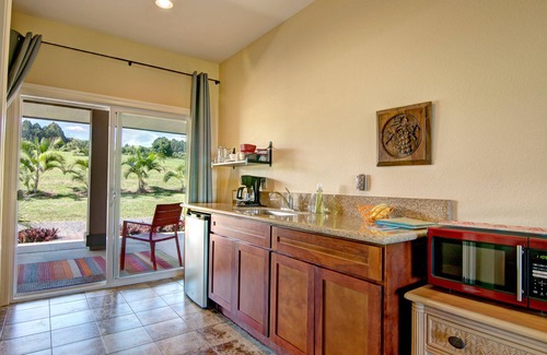Hakalau Hotel | Mahana House Country Inn