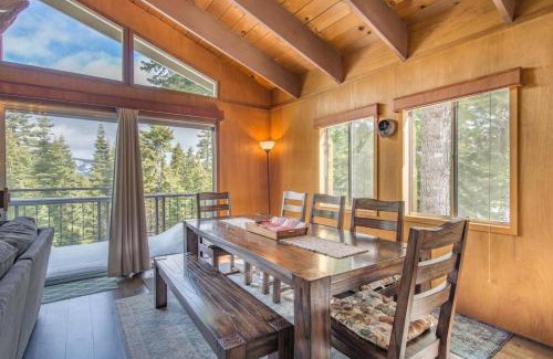 Chamberlands House | Mahogany by AvantStay Snowbird Cabin w Full Chamberlands Access
