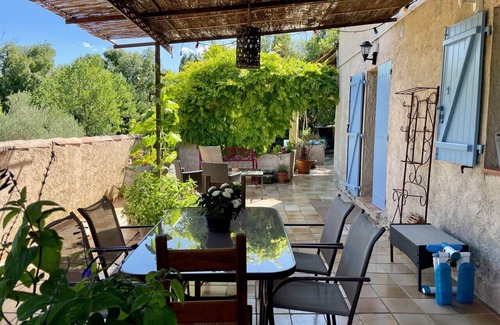 Sainte-Anastasie-sur-Issole House | Maison de Campagne au Calme Pour un Séjour en Toute Tranquillité
