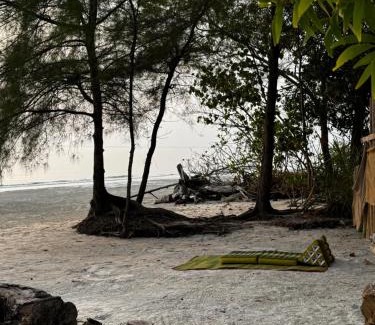 Mai Rut Cabin | Mai Rut Beach Eco Resort and Camping