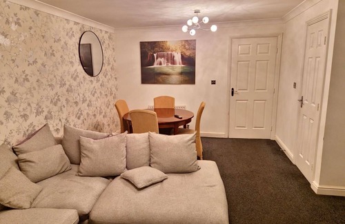 Maidstone House | Maidstone holiday apartment free sports free parking