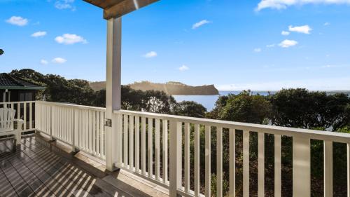 Hatfields Beach House | MaiMoana - Hatfields Beach Cliff-Top Retreat