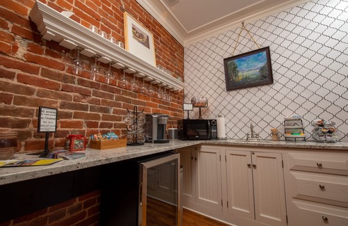 Parkville Bed & Breakfast | Main Street Inn