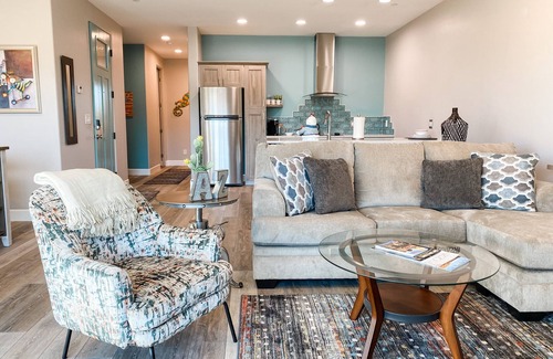 Cottonwood Condo | Main Street Loft (Luxury 2nd Floor Condo)