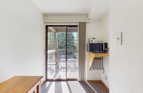 West End Cabin | Main Street room - pool & hot tub - walk to lifts, dog-friendly, balcony