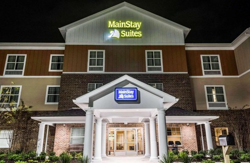 Hackberry Hotel | MainStay Suites Hackberry Sportsman's Lodge