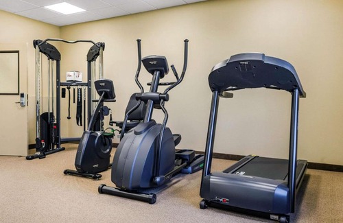 Hackberry Hotel | MainStay Suites Hackberry Sportsman's Lodge