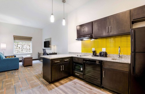 Scott Depot Hotel | MainStay Suites Winfield - Teays Valley