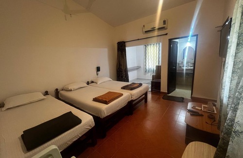 Vagator Hotel | Maior Roma by jolly jolly lester