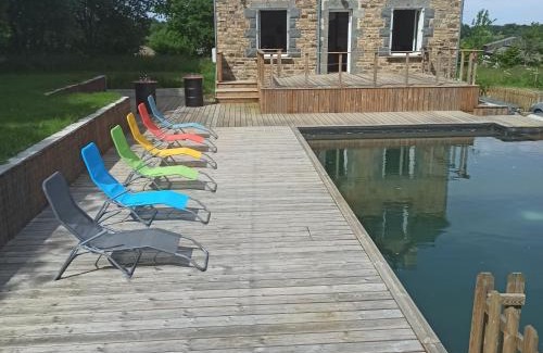 Laurenan House | Maison 12 couchages, roulottes et piscine naturelle