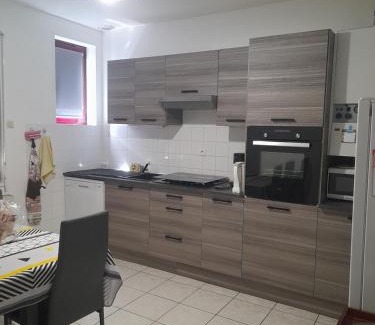 Thiel-sur-Acolin House | Maison 14 personnes,Pal 4 kms