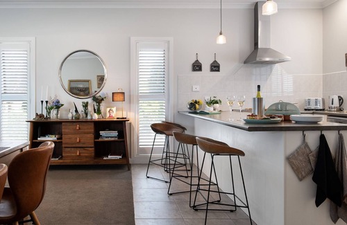Trentham House | Maison 24 - Elegant 2 bedroom in Trentham