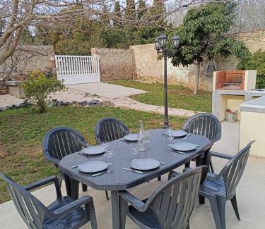 Thuir Villa | Maison 6 pers, avec jardin, clim et pétanque