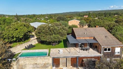 Saint-Quentin-la-Poterie Villa | Maison atypique avec piscine "le loft 248"