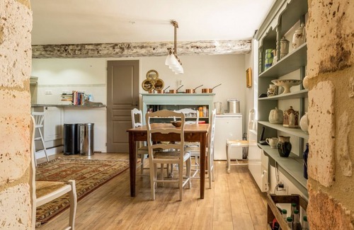 Bourdeilles Villa | Maison Aimee - Four Bedroom Villa, Sleeps 8