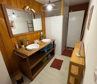 Champagnole House | Maison Aqua with Private Spa, Jacuzzi, Pool, Hammam