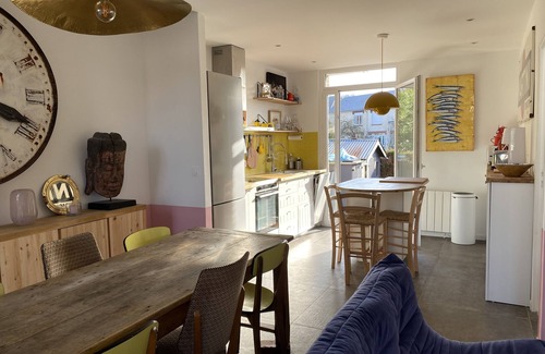 Bernay House | Maison Avec Jardin/Parking en Centre-ville, la Plage en Train!