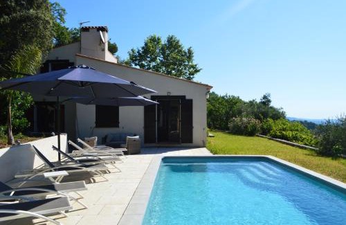 Saint-Cezaire-sur-Siagne House | Maison avec vue panoramique et piscine
