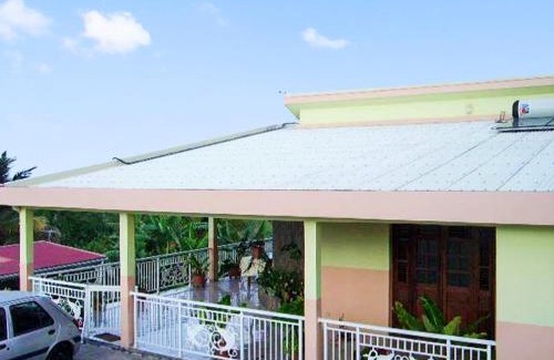Le Robert House | Maison avec vue sur la mer, Le Robert + Jardin et Terrasse