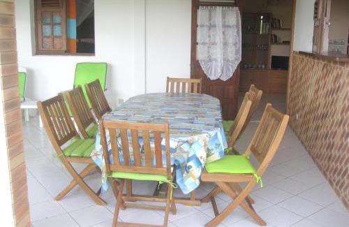 Le Robert House | Maison avec vue sur la mer, Le Robert + Jardin et Terrasse