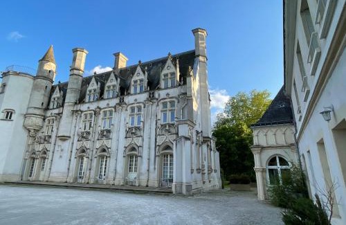 Sud Loire Apartment | Maison avec vue sur le Château
