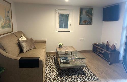 Chennevieres-sur-Marne Apartment | Maison Changrila