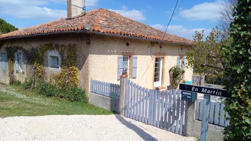 Martisserre House | Maison chaleureuse à Martisserre avec jardin privatif et cheminée