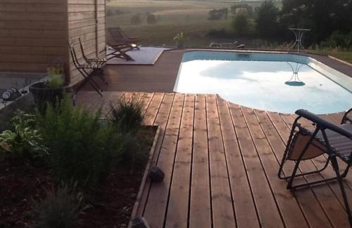 Chateney House | Maison charmante à Châteney avec piscine partagée