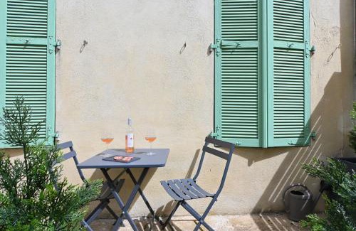 Route d'Arles Apartment | Maison climatisée Gare à 10 min, idéale familles MaisonCarréeConciergerie
