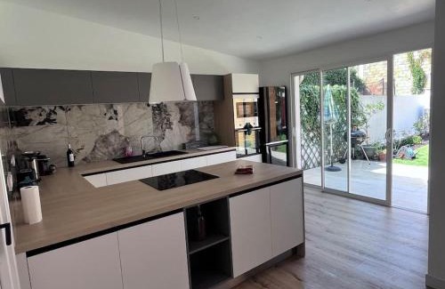 Les Halles - Valliere Villa | Maison climatisée, piscine, à 5 minutes des Grands Buffets