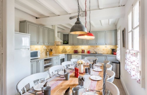 Panjas Villa | Maison Coeur - Four Bedroom Villa, Sleeps 10
