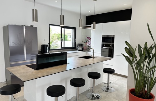 Thaire Villa | Maison Contemporaine Proche Plage