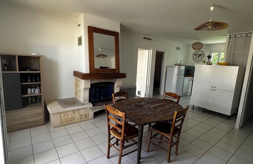 Le Chateau-d'Oleron Condo | Maison Conviviale, Proche Atlantique et a 5 min des Commerces