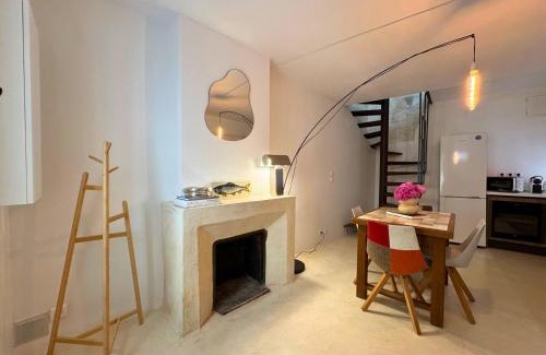 Arles City Centre Apartment | Maison Cosy avec rooftop et BBQ - Roquette