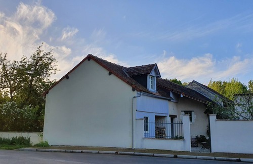 Razines House | Maison Cosy Avec un Grand Jardin Verdoyant