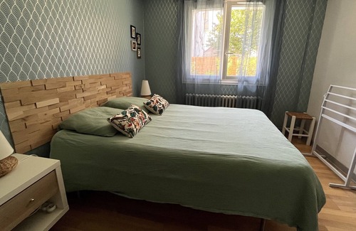 Rives House | Maison D'artiste : Votre Oasis de Calme, Cosy, Verdure et Terrasse Privative