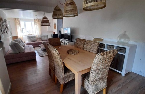Saint-Michel-en-l'Herm House | Maison de Village 90 m² Saint Michel en L'herm, 10 Minutes de L'océan