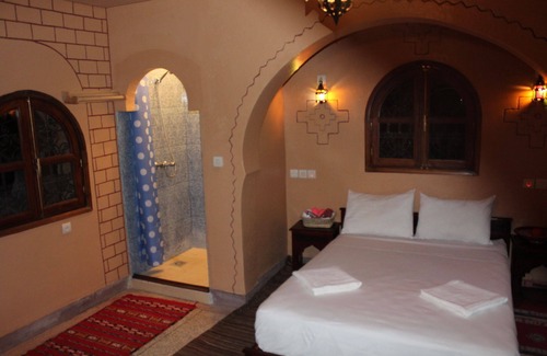 Souk Lakhmis Dades House | Maison d'hôte Tizwiyate Dades