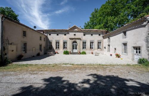 Pexiora House | Maison d'Hôtes de La Rivière