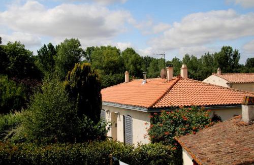 Doix-les-Fontaines House | Maison d'hôtes LE LAVOIR