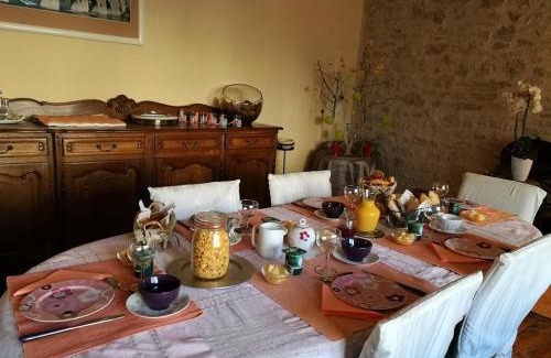 Assier House | Maison d'Hotes Orlaya
