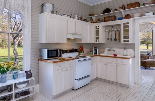 Rayne Cottage | Maison D'Memoire Bed & Breakfast Cottages