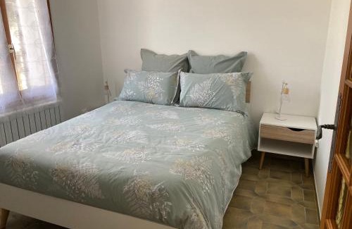 Boyeux-Saint-Jerome House | Maison dans un village viticole