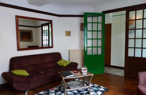 Dompierre-sur-Besbre House | Maison de bourg cosy avec jardin clos, proche Le Pal, tout confort pour 10 pers., draps inclus - FR-1-489-109
