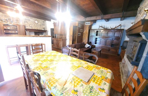 Jassat House | MAISON DE CAMPAGNE RUSTIQUE