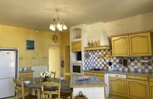 Pierrefitte-sur-Loire House | Maison de famille au cœur du Bourbonnais, 18ème siècle, charme et confort, proche loisirs et commerces - FR-1-489-387