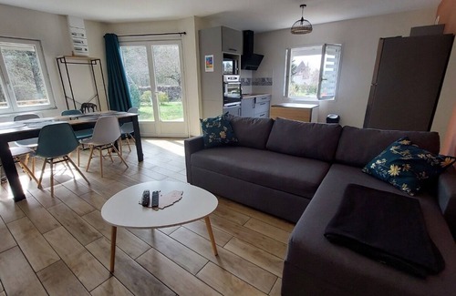 Saint-Paul-des-Landes House | Maison DE Vacances A LA Campagne A Moins DE 10 MIN DU LAC